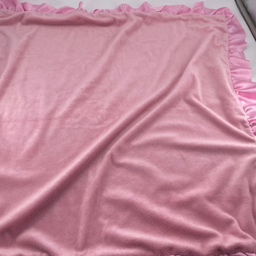 Carstens Realtree AP Pink Camo Baby Blanket Satin Ruffle Trim Fleece 30x30